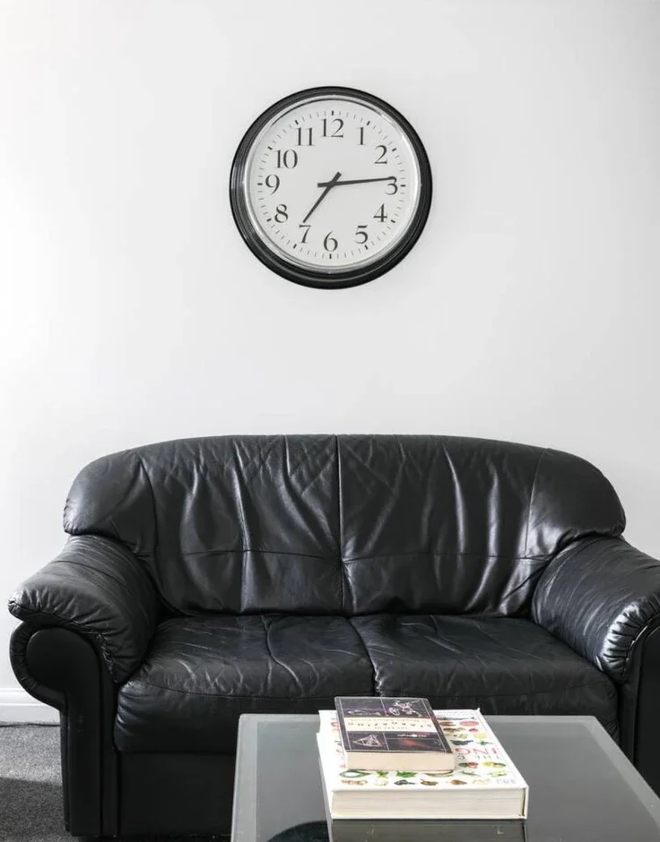 Flat Bolton Crescent in Greater London