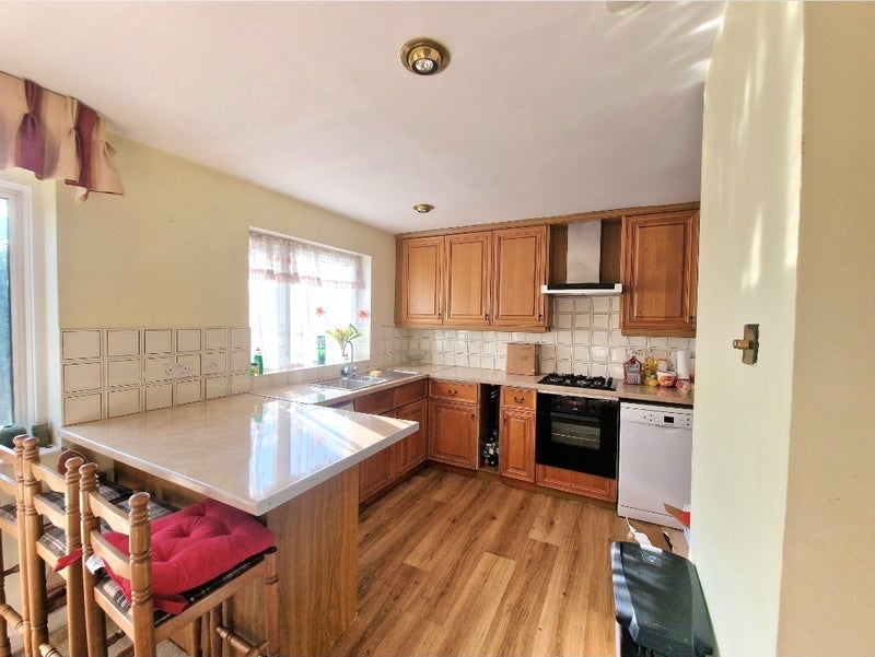Room Hebdon Road in Greater London