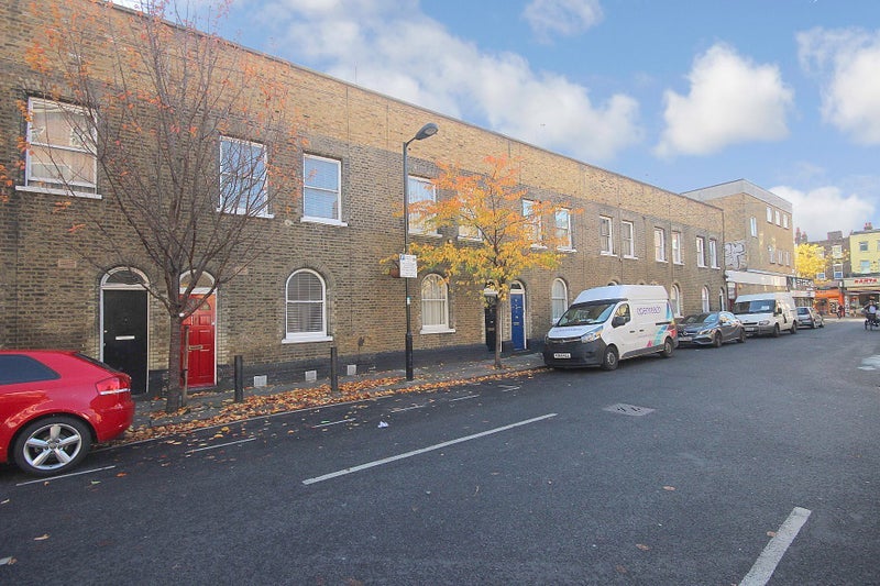 House Cadiz Street in Greater London