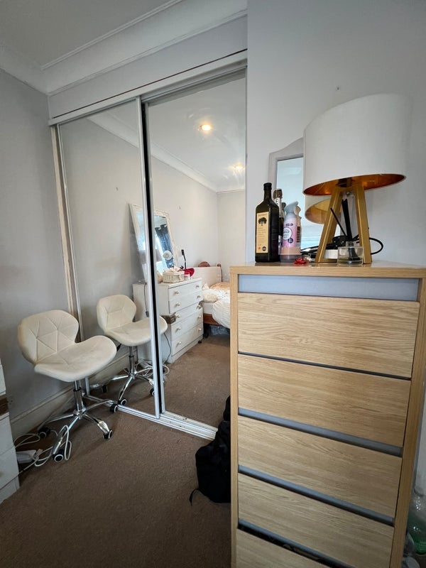 Room Parfrey Street in Greater London
