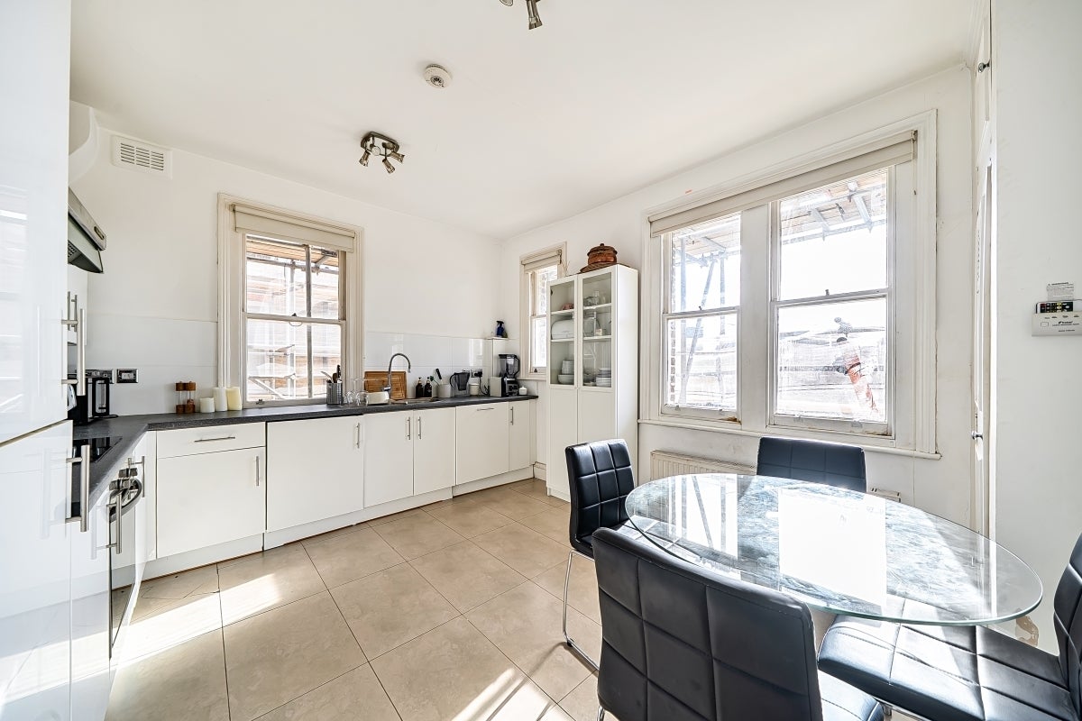 Flat Castellain Road in City of Westminster