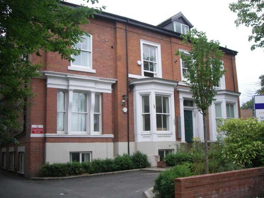 Flat Wynnstay Grove in Manchester