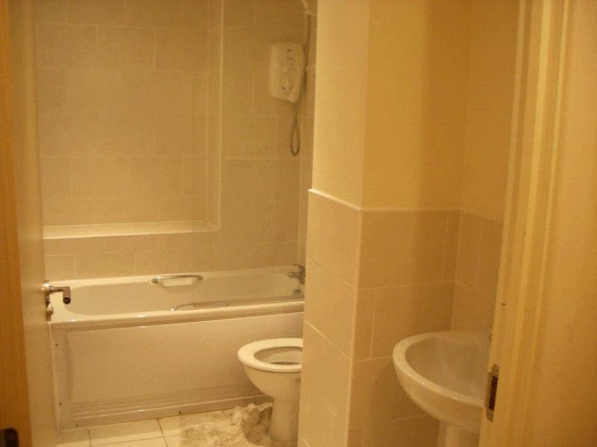 Flat Wynnstay Grove in Manchester