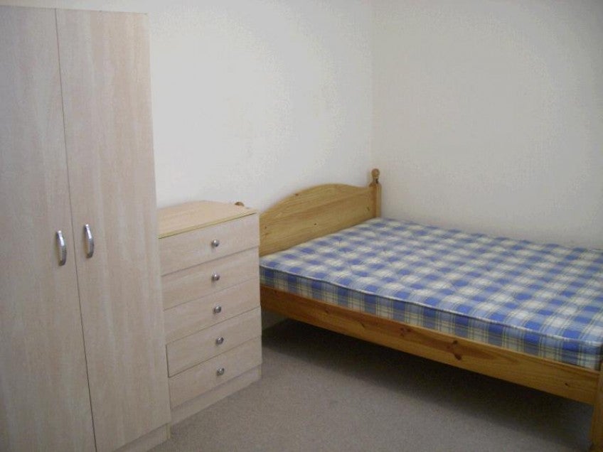 Flat Wynnstay Grove in Manchester
