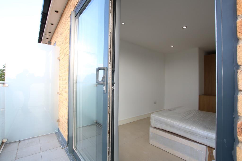 Flat Litchfield Gardens in Greater London