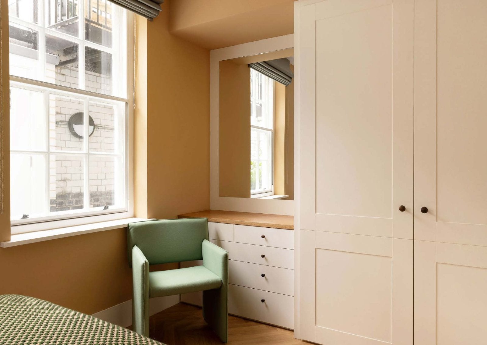 Flat Harley Street in London
