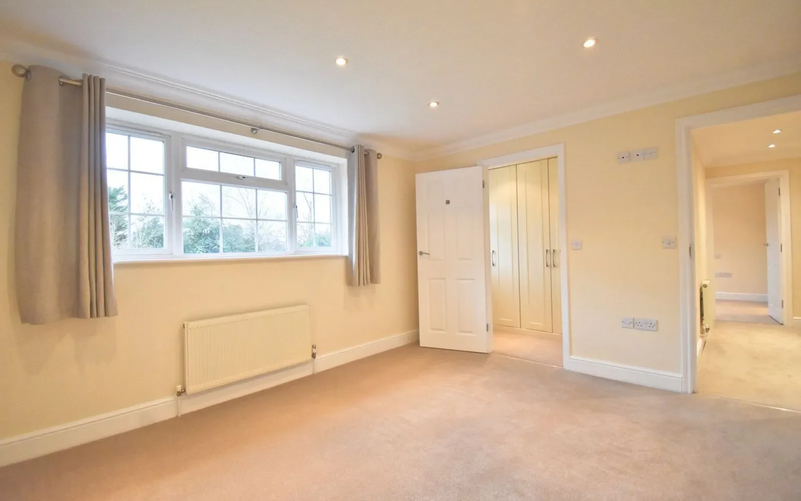 House Midway in Elmbridge