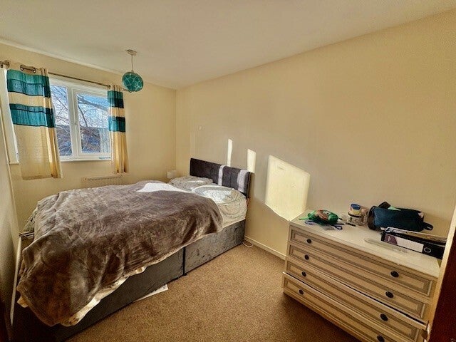 House Widgeon Close in Gosport