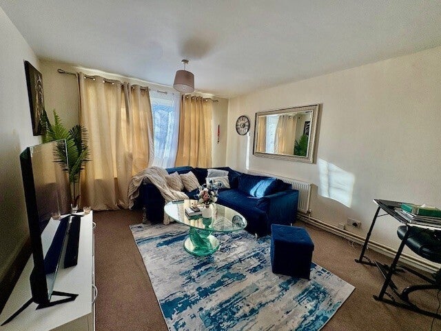 House Widgeon Close in Gosport