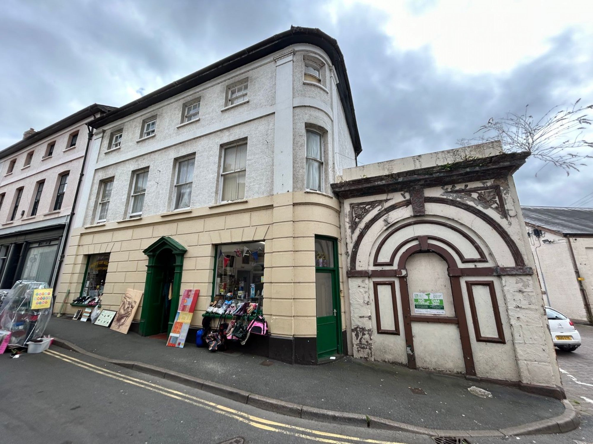 Flat Castle Street in Brecon