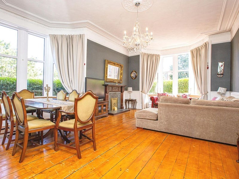 Room Hinshelwood Drive in Glasgow