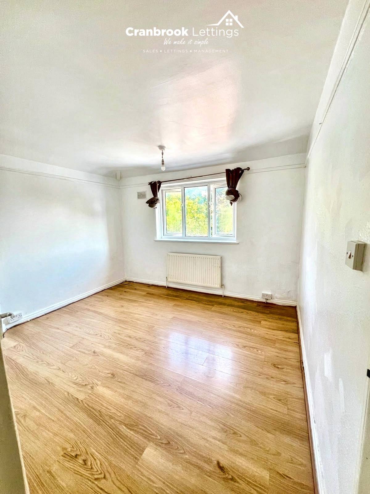 Flat Gaysham Avenue in London