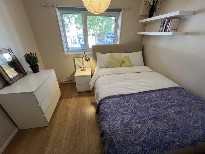 Room Mansfield Road in Greater London