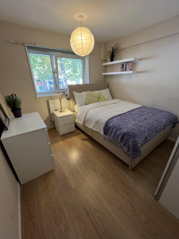 Room Mansfield Road in Greater London
