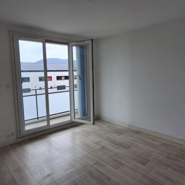 Flat Rue de l'Idolay in Rives