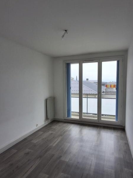 Flat Rue de l'Idolay in Rives