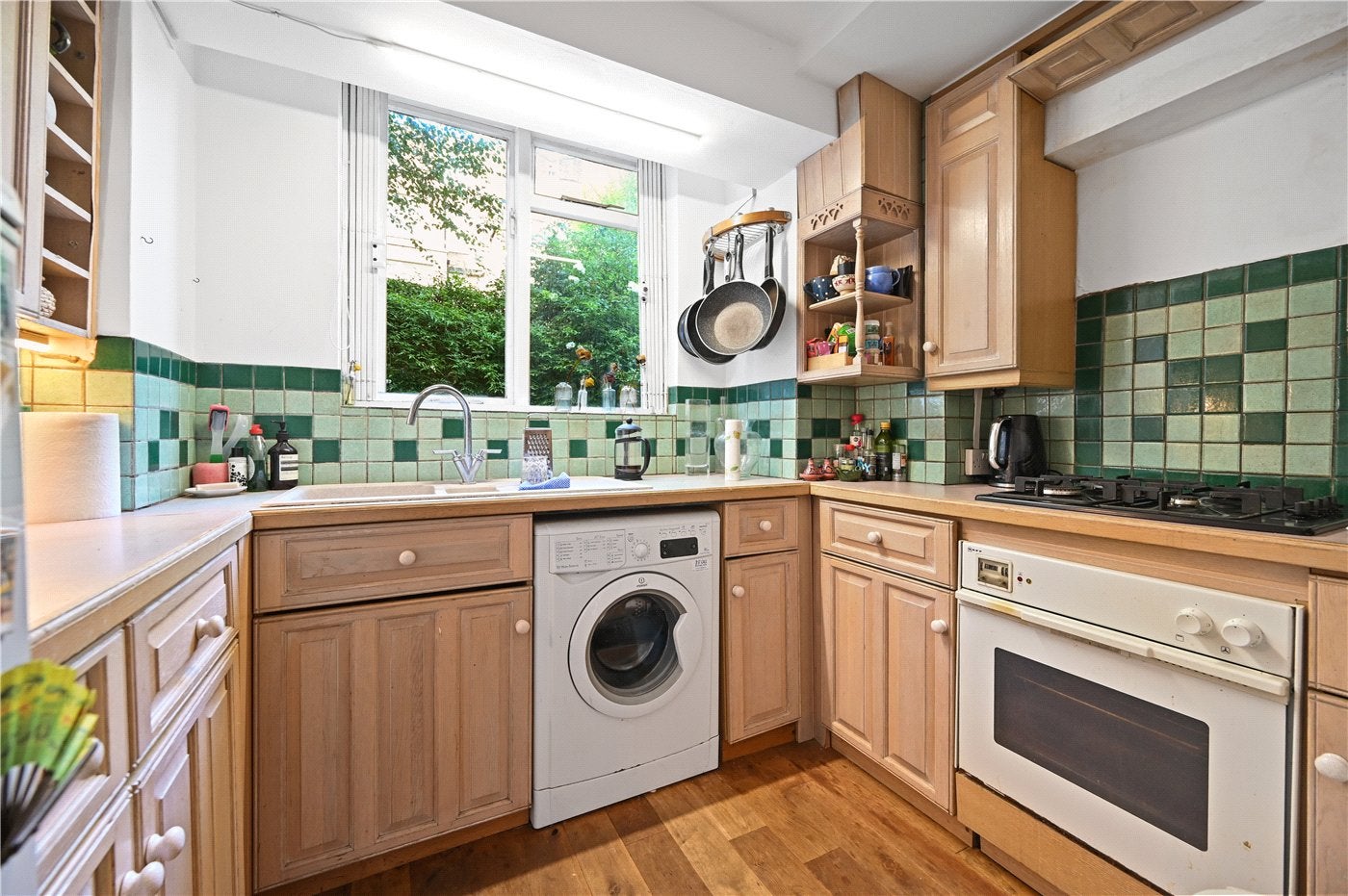 Flat Alexander Street in City of Westminster