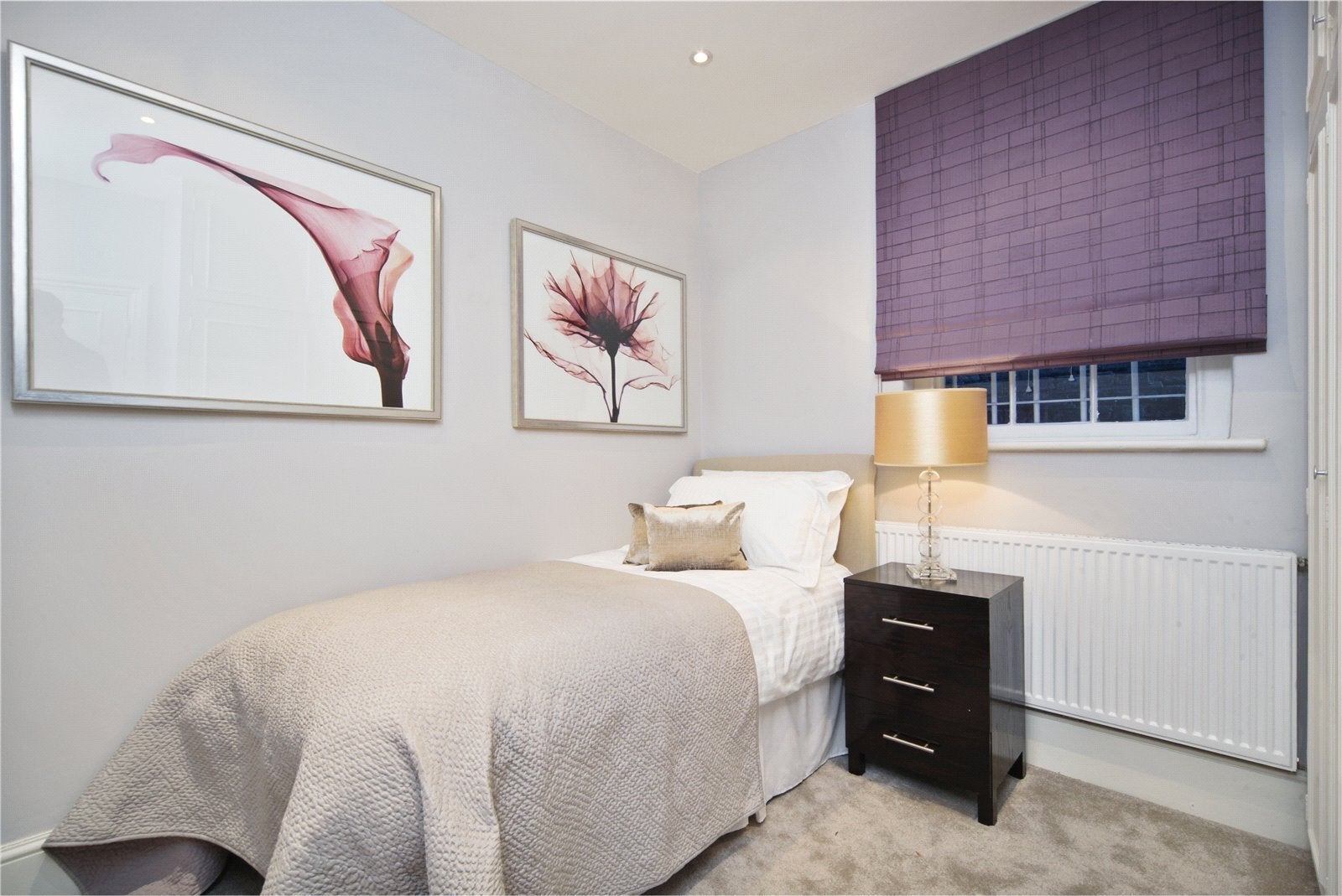 Flat Netherhall Gardens in Greater London