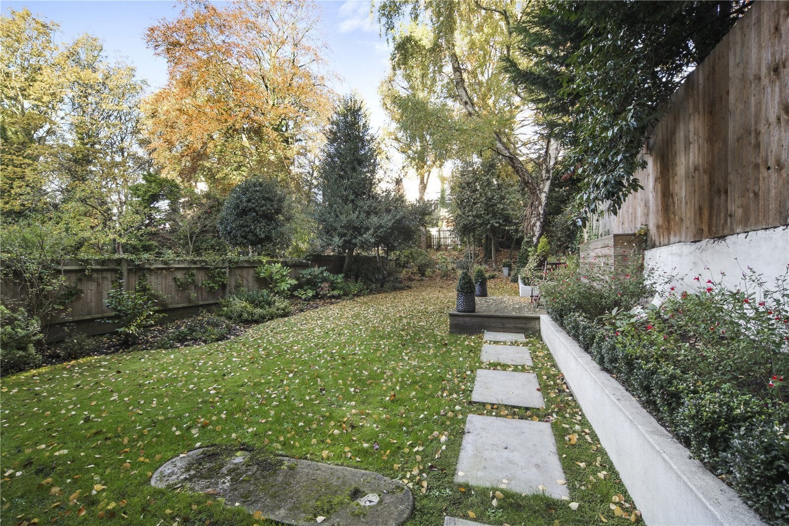 Flat Netherhall Gardens in Greater London