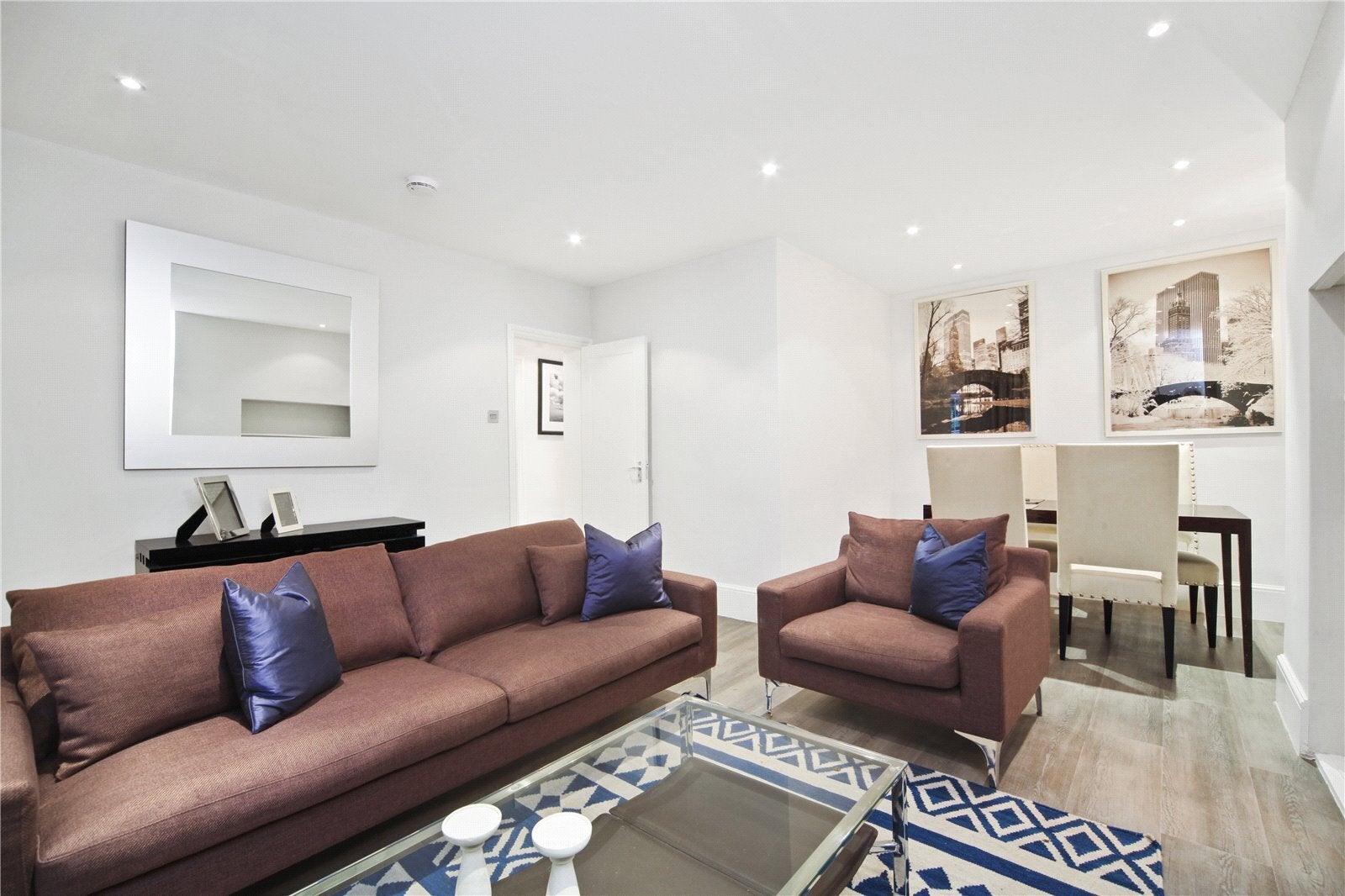 Flat Netherhall Gardens in Greater London