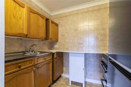 Flat Elstree Road in Hertsmere