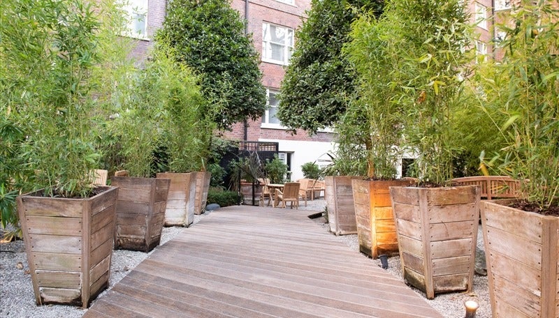 Flat Hill Street in City of Westminster