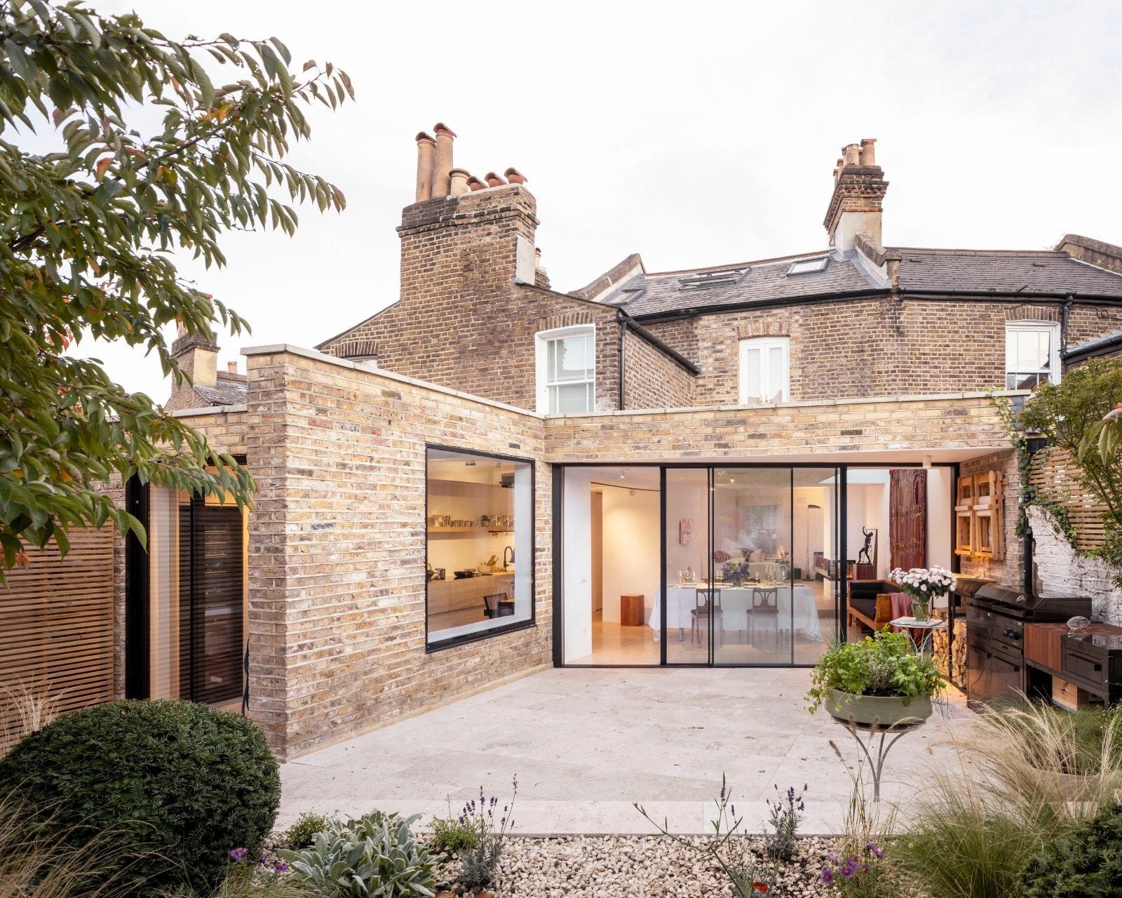 House Oliphant Street in City of Westminster