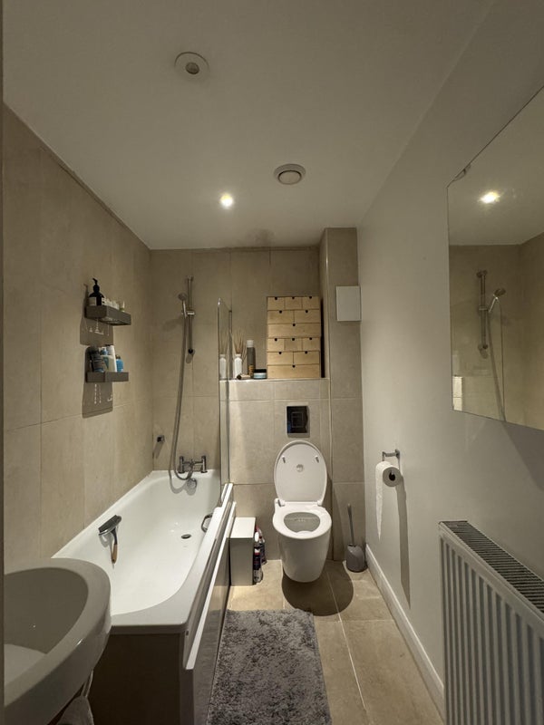 Room Borough Road in Greater London