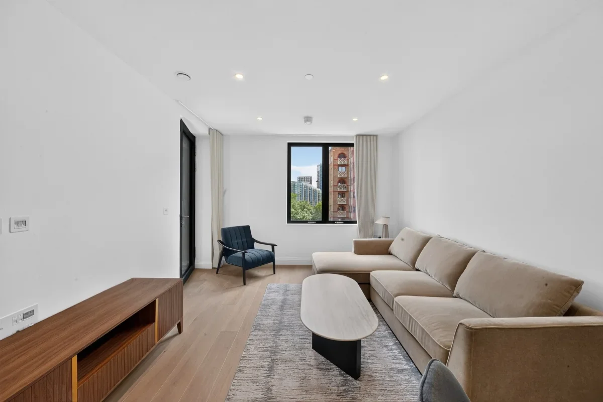 Flat Barclay Road in Greater London