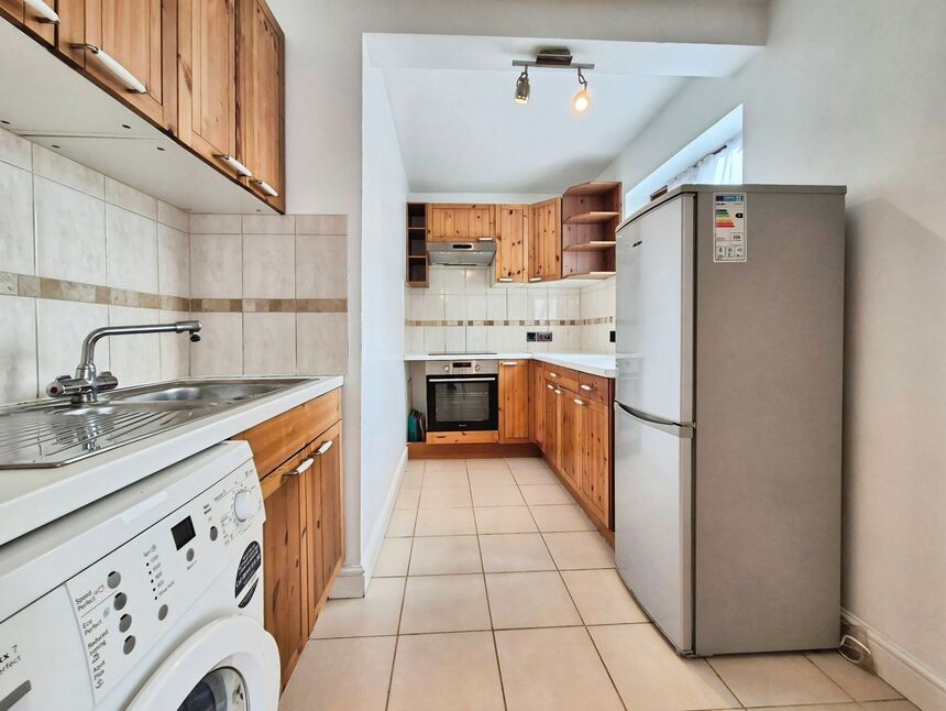 Flat Cottage Grove in Greater London