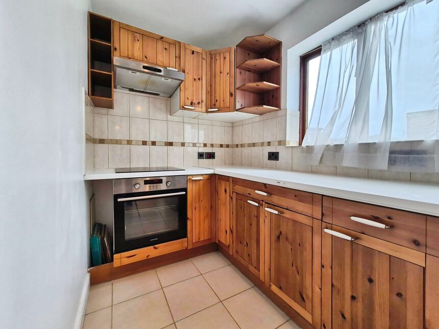 Flat Cottage Grove in Greater London