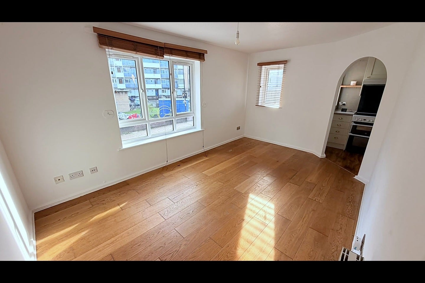 Flat Dartle Court in Greater London