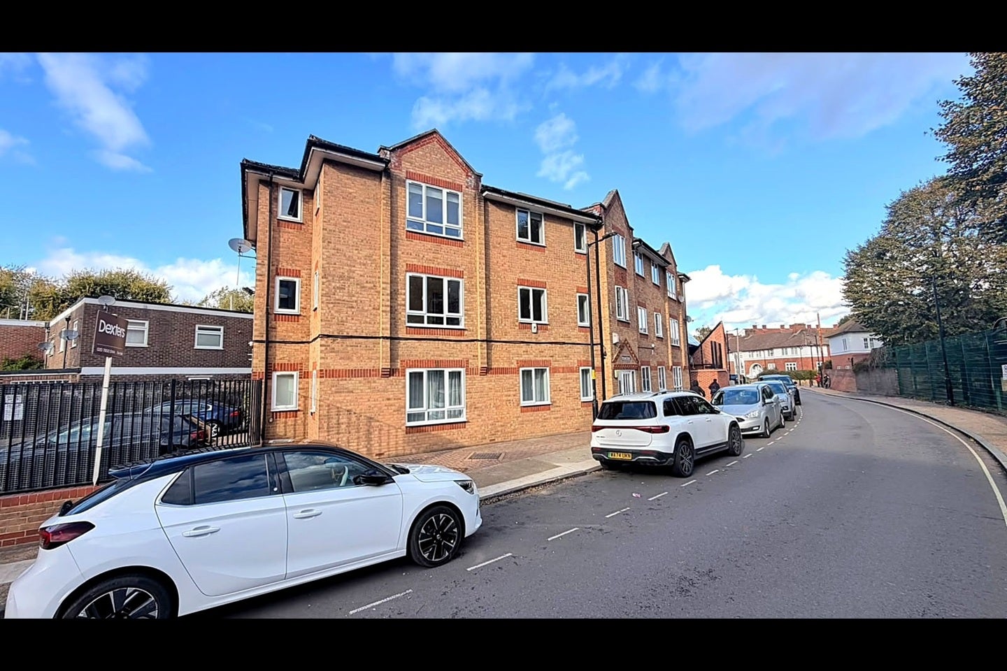 Flat Dartle Court in Greater London