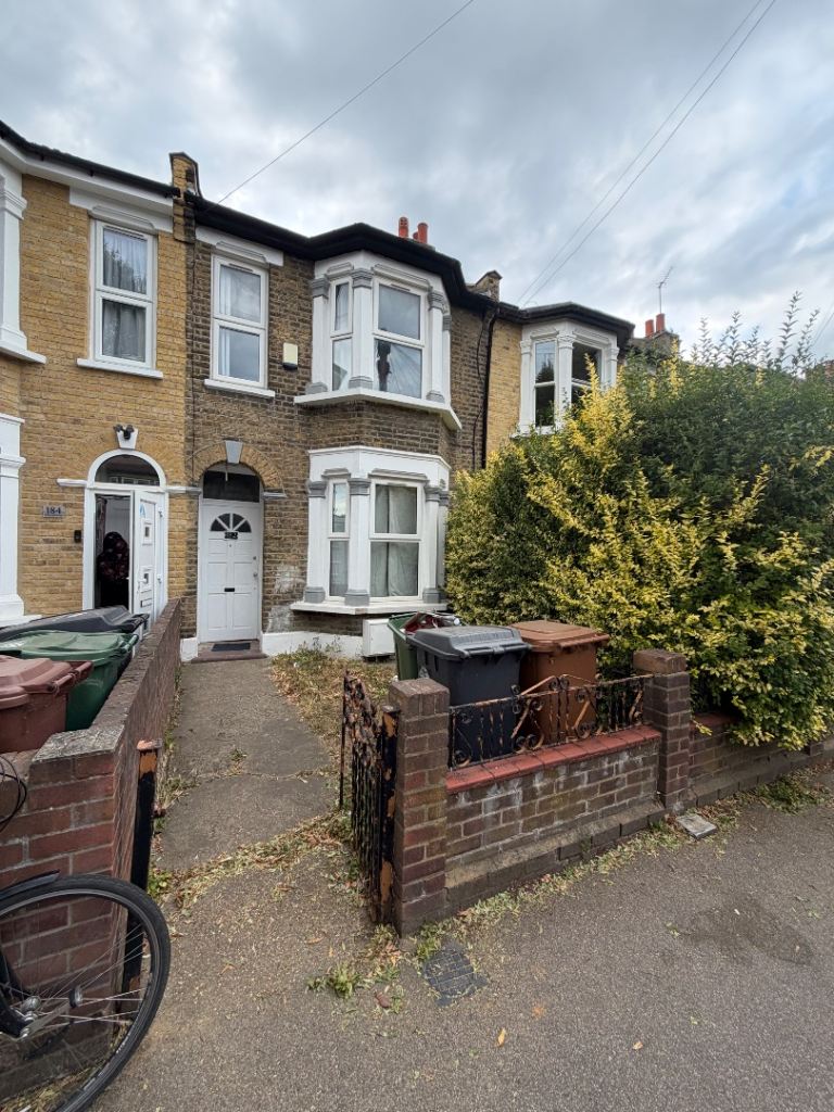 House James Lane in Greater London