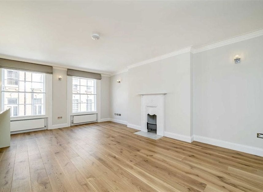 Flat Upper Berkeley Street in City of Westminster