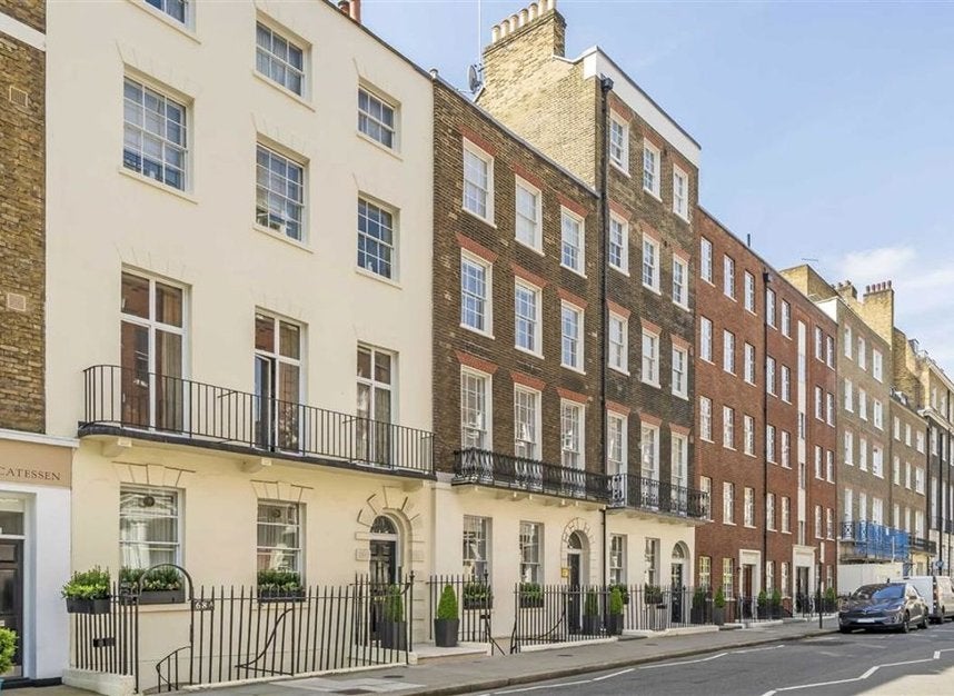 Flat Upper Berkeley Street in City of Westminster