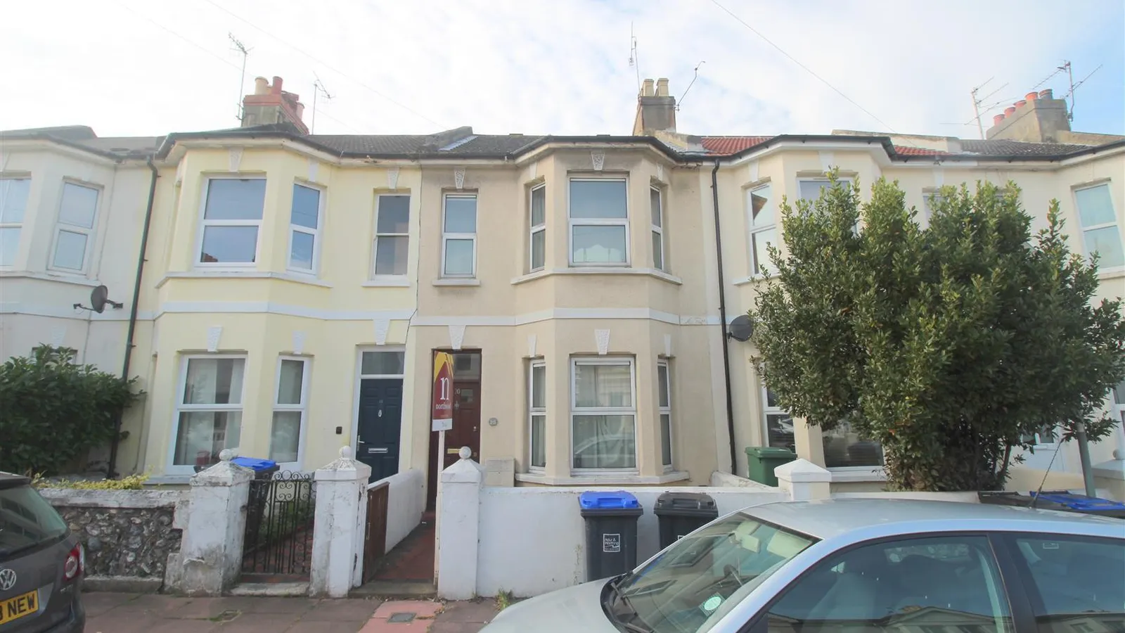 Room Gordon Road in Worthing