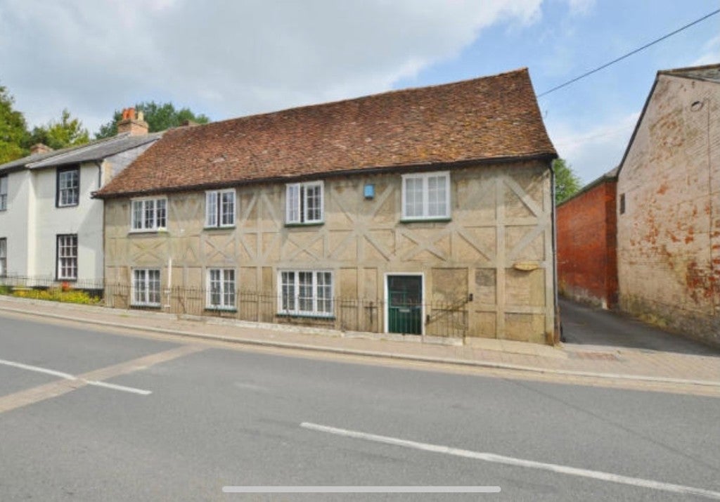 Flat Bridge Street in New Forest