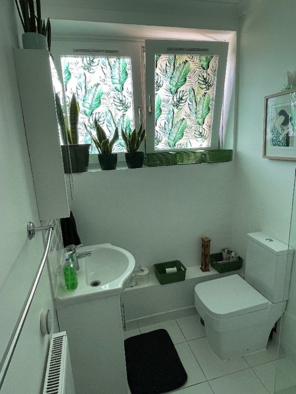 Room Hare Walk in Greater London