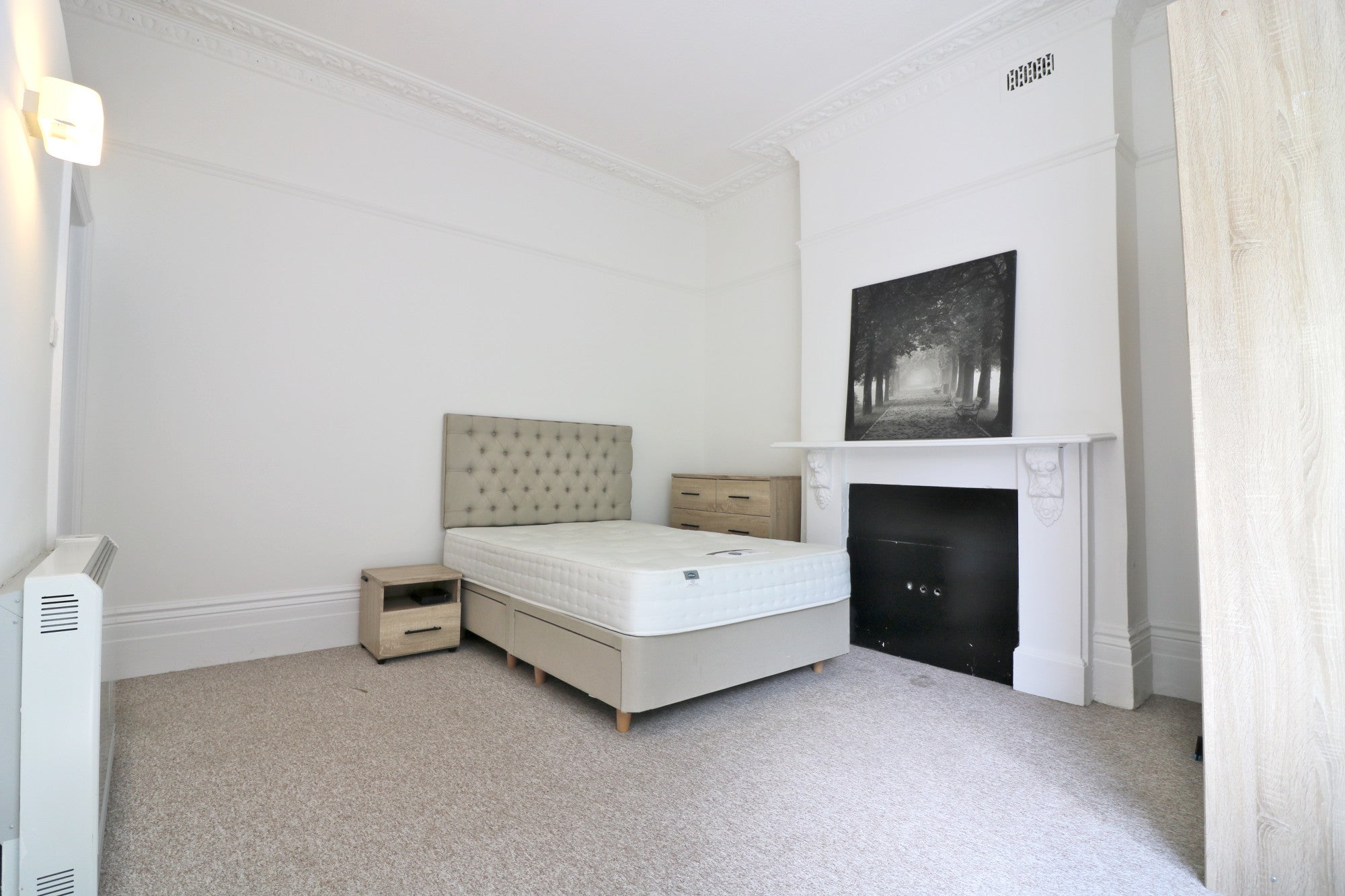 Flat The Broadway in Greater London