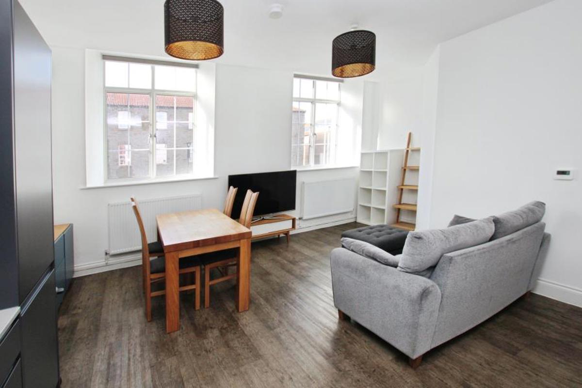 Flat Napoleon Avenue in Bristol