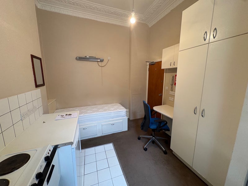 Room Denbigh Place in City of Westminster