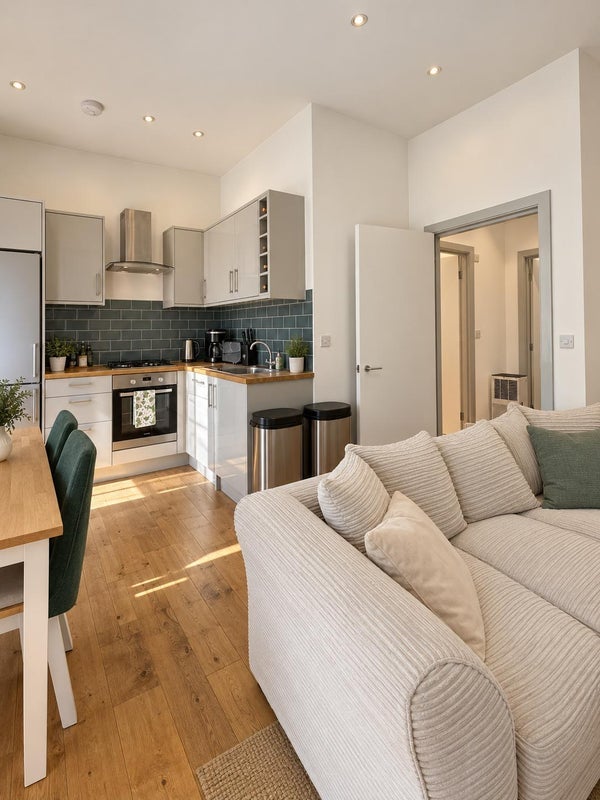 Flat Lavender Hill in Greater London