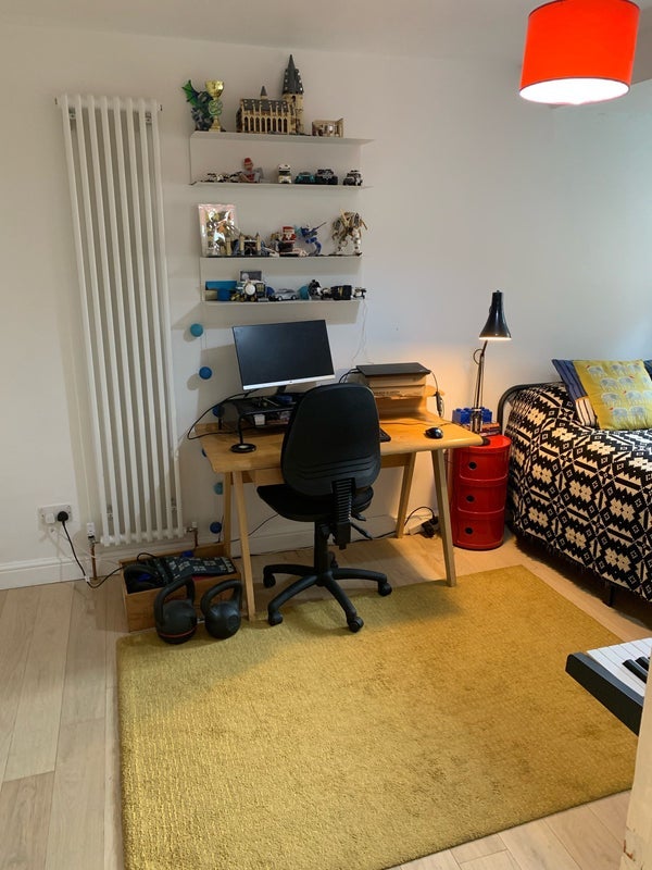 Room High Street in Greater London