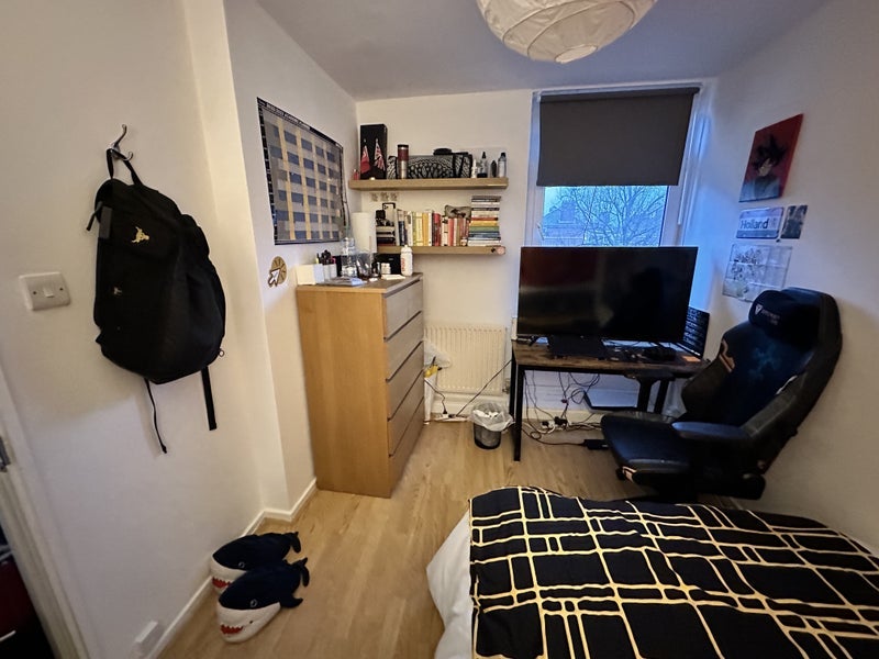Room Renforth Street in Greater London