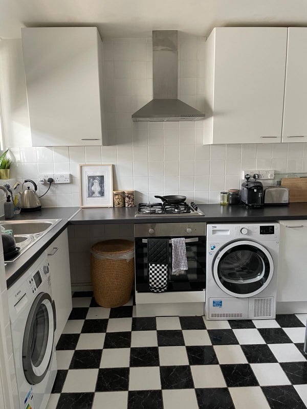 Room Renforth Street in Greater London
