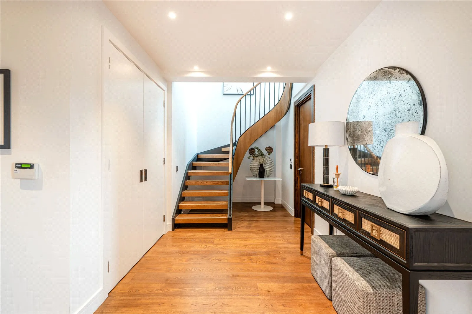 Flat Bayswater Road in Greater London