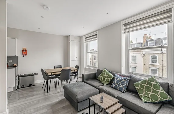 Flat Finborough Road in Greater London
