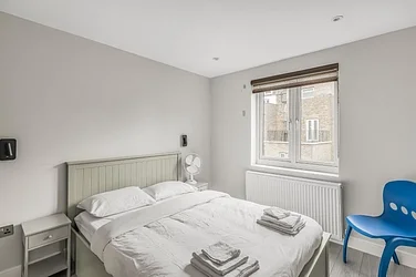 Flat Finborough Road in Greater London