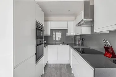 Flat Finborough Road in Greater London